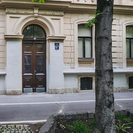זאגרב Mika Apartment And Studios מראה חיצוני תמונה